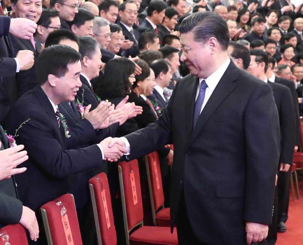 2018年1月8日，張國良榮獲國家科技進步一等獎,習近平總書記與張國良握手照片